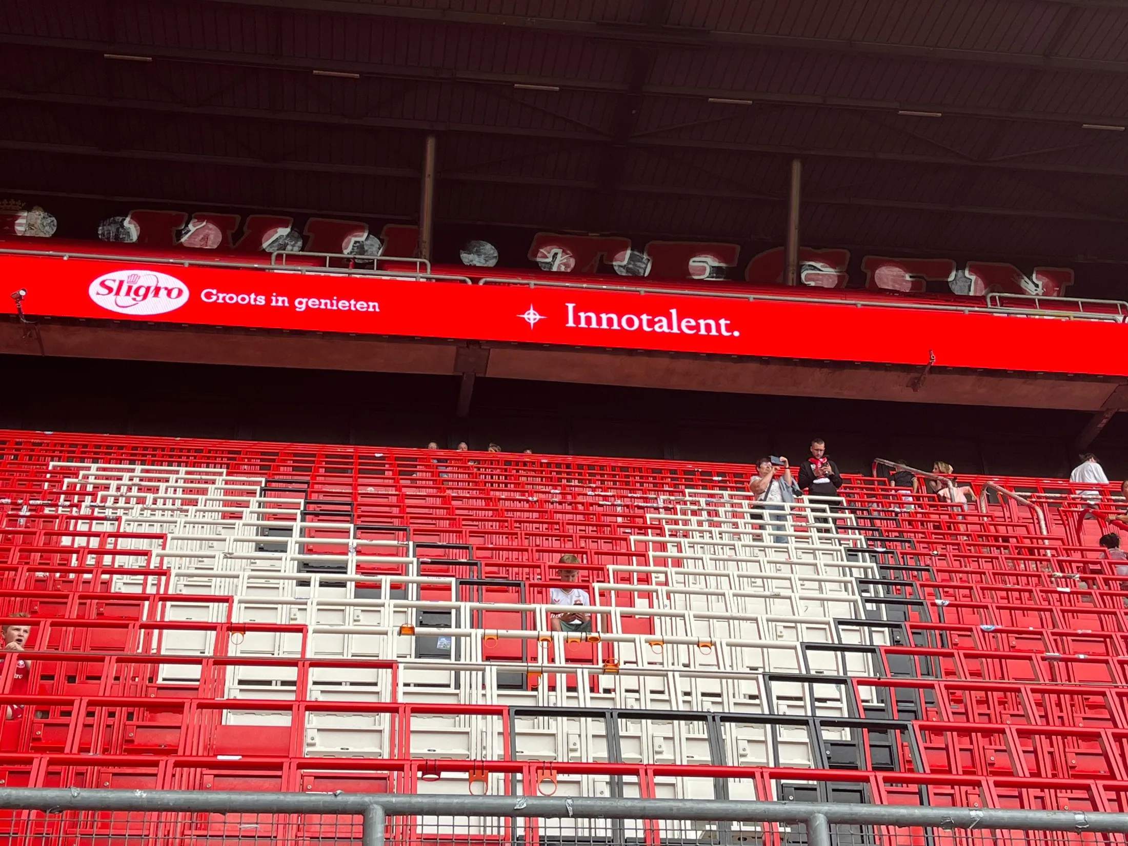 The Innotalent name on the LED perimeter boarding in the Grolsch Veste during the FC Twente Open Day.